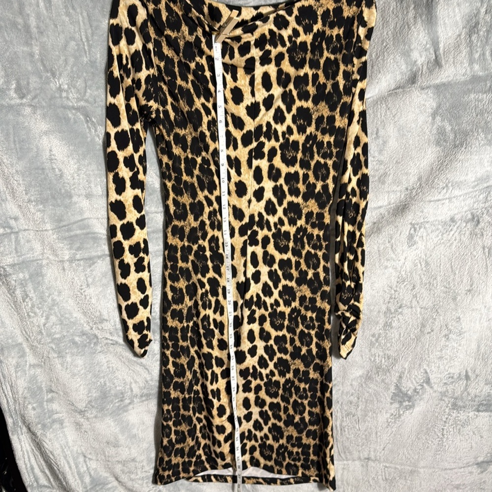 Carmen Marc Valvo Leopard Print Long stretch knit Dress size medium - Picture 5 of 9